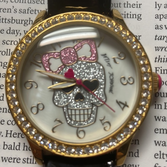 Ladies Watch…. - Picture 4 of 7